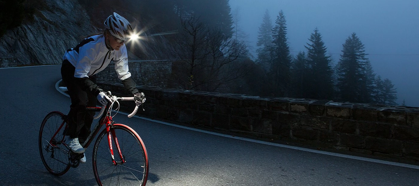 Framsida 4 Framsida -Cyklar Sales Shop header bike lights